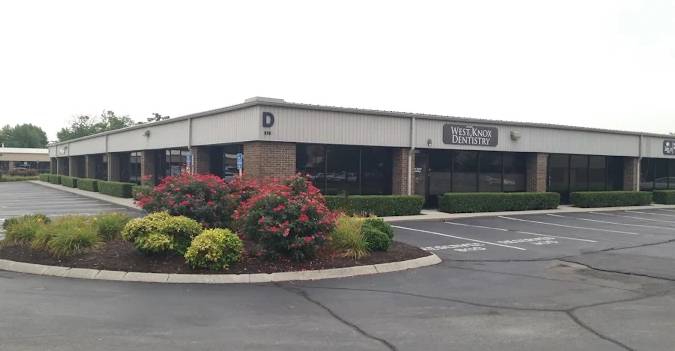 Team portrait in dental office | Family Dentist Knoxville TN | Westknox Dentistry